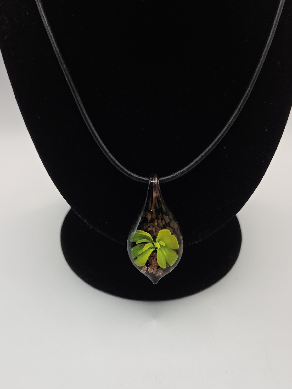 Green Botanical Glass Teardrop Pendant Necklace - Women Jewelry